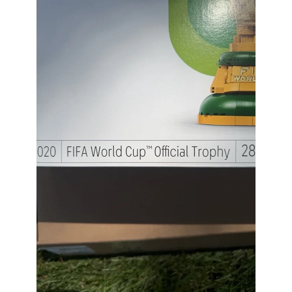 LEGO FIFA World Cup Official Trophy Building Set w/ World Cup 2026 Minifig 43020